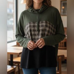 NWOT: 3x Green and Black & Checkerd Women's Sweater with pockets